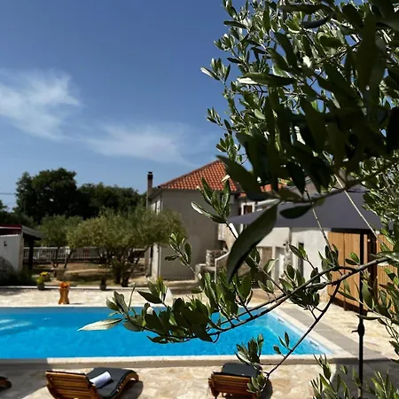 Appartement Family-friendly With Swimming Pool Radasinovci, Biograd - 22312 *