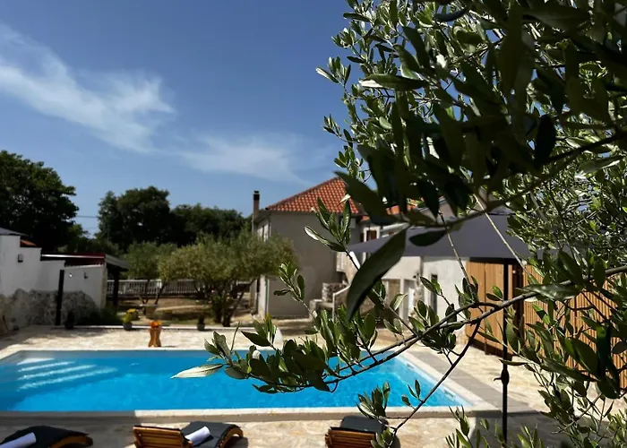 Apartman Family-friendly With Swimming Pool Radasinovci, Biograd - 22312 *